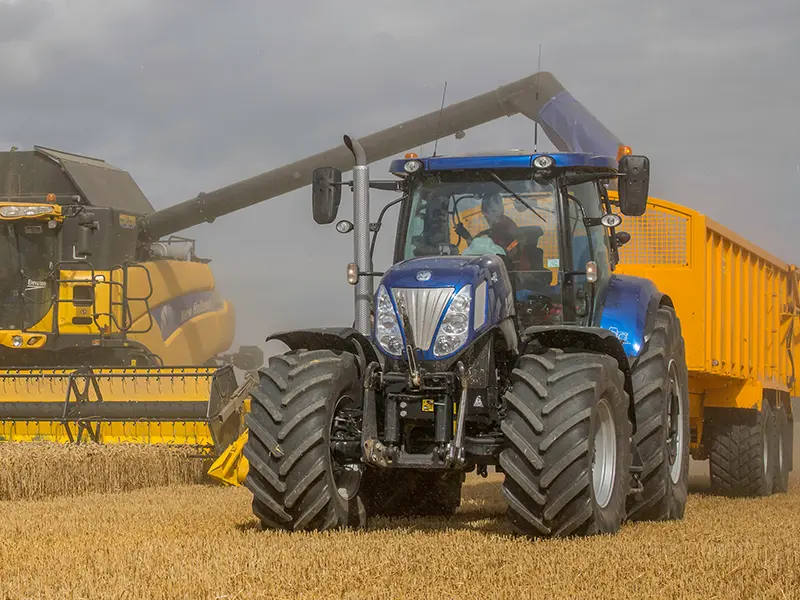 Traktor bei der Arbeit